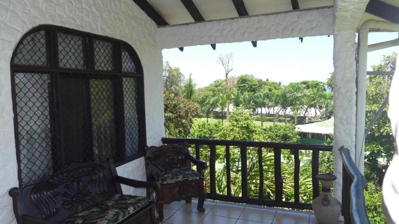 Hotel Arboleda Quepos Exterior photo