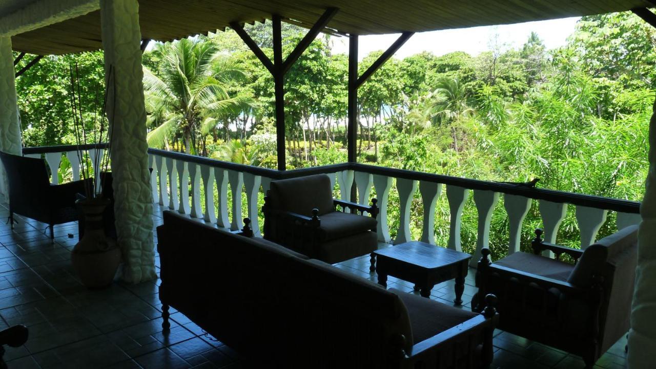 Hotel Arboleda Quepos Exterior photo