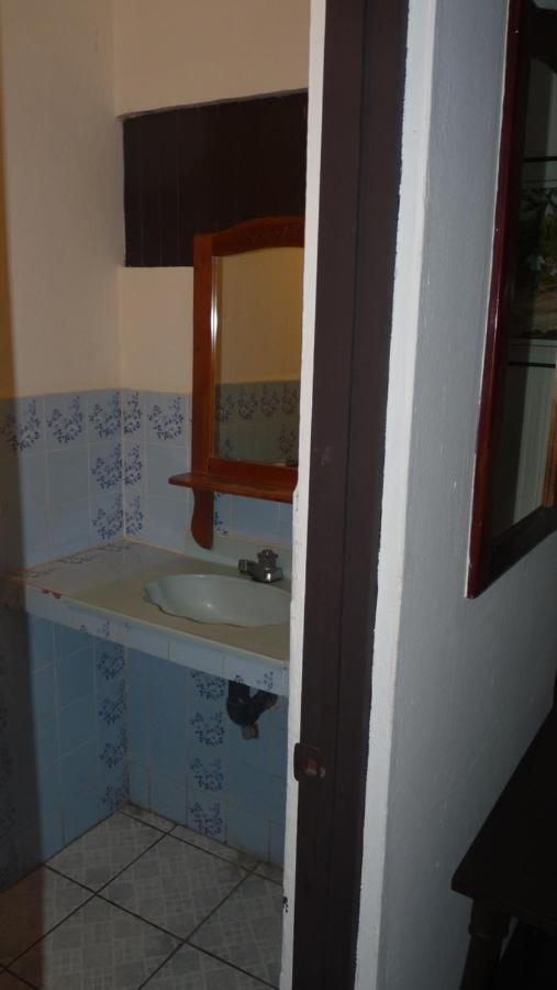 Hotel Arboleda Quepos Exterior photo